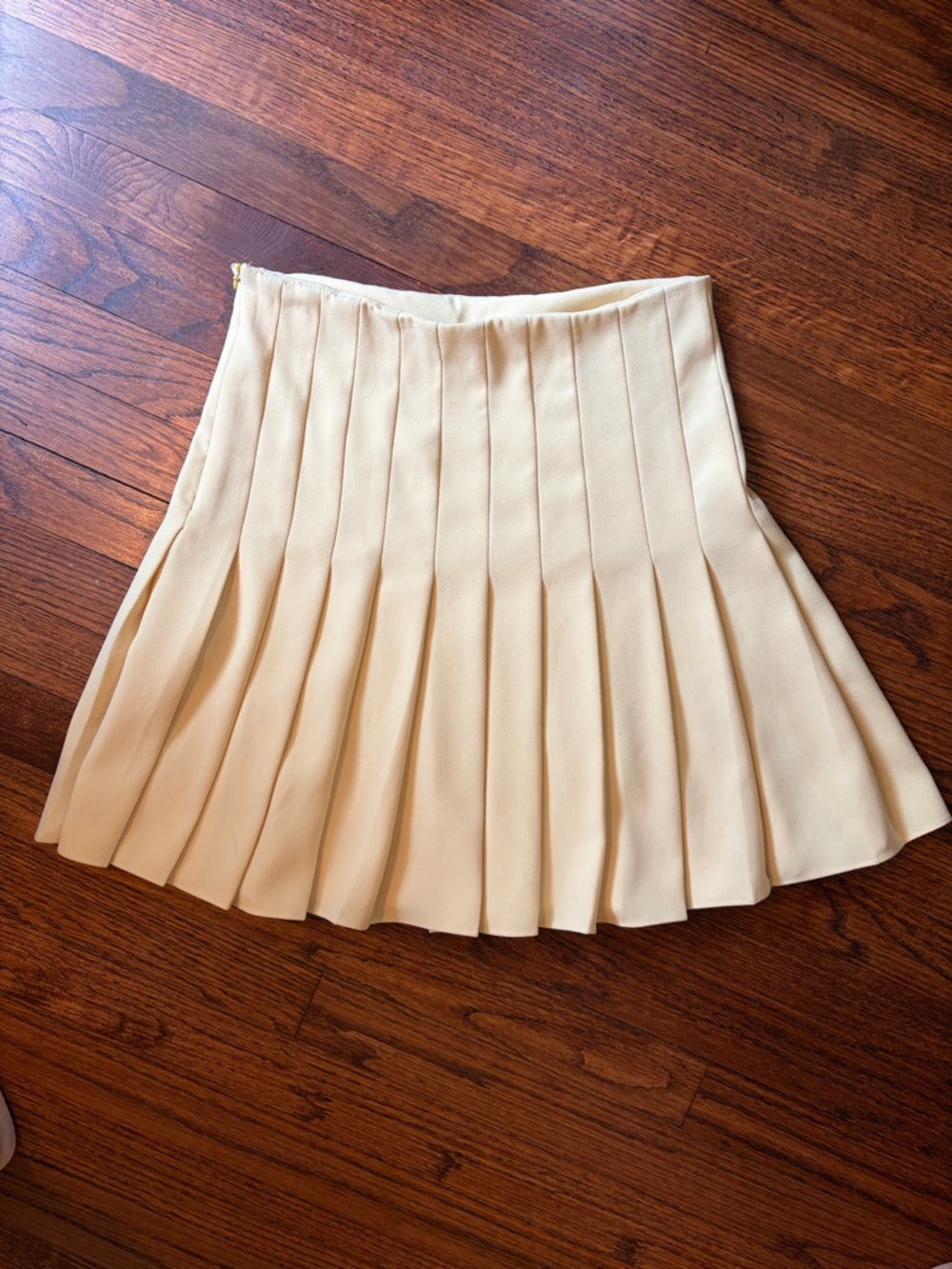 Zara Butter Yellow Box-Pleat Skater Mini Skirt - Picture 3 of 3